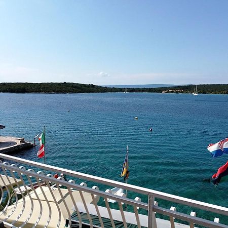 Guesthouse Gradina Loviste Bagian luar foto