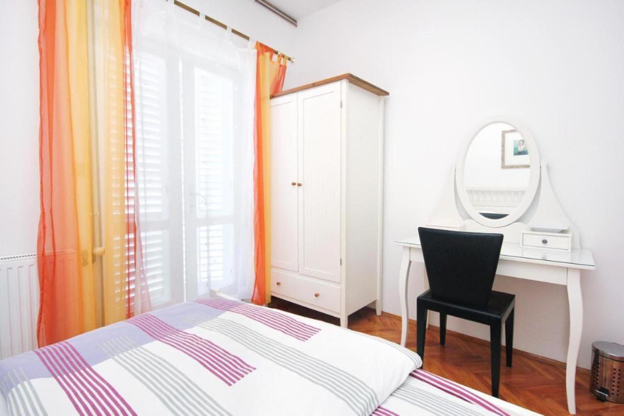 Guesthouse Gradina Loviste Bagian luar foto