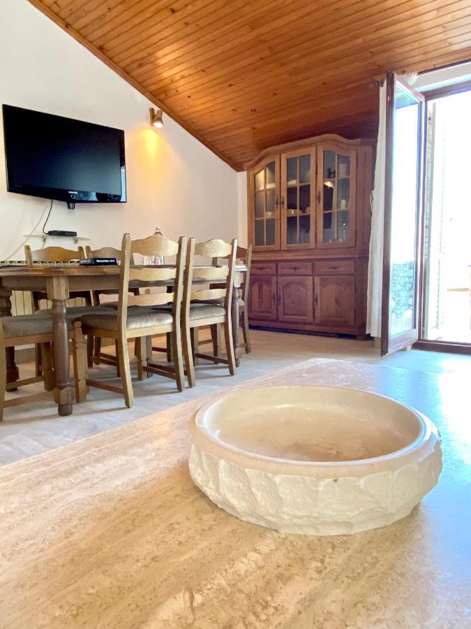 Guesthouse Gradina Loviste Bagian luar foto