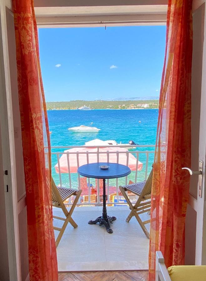 Guesthouse Gradina Loviste Bagian luar foto