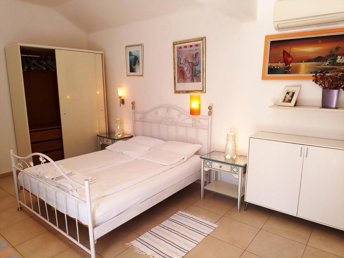 Guesthouse Gradina Loviste Bagian luar foto